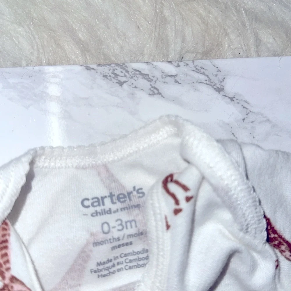 Carters Giraffe Print baby One Piece size 0-3 months